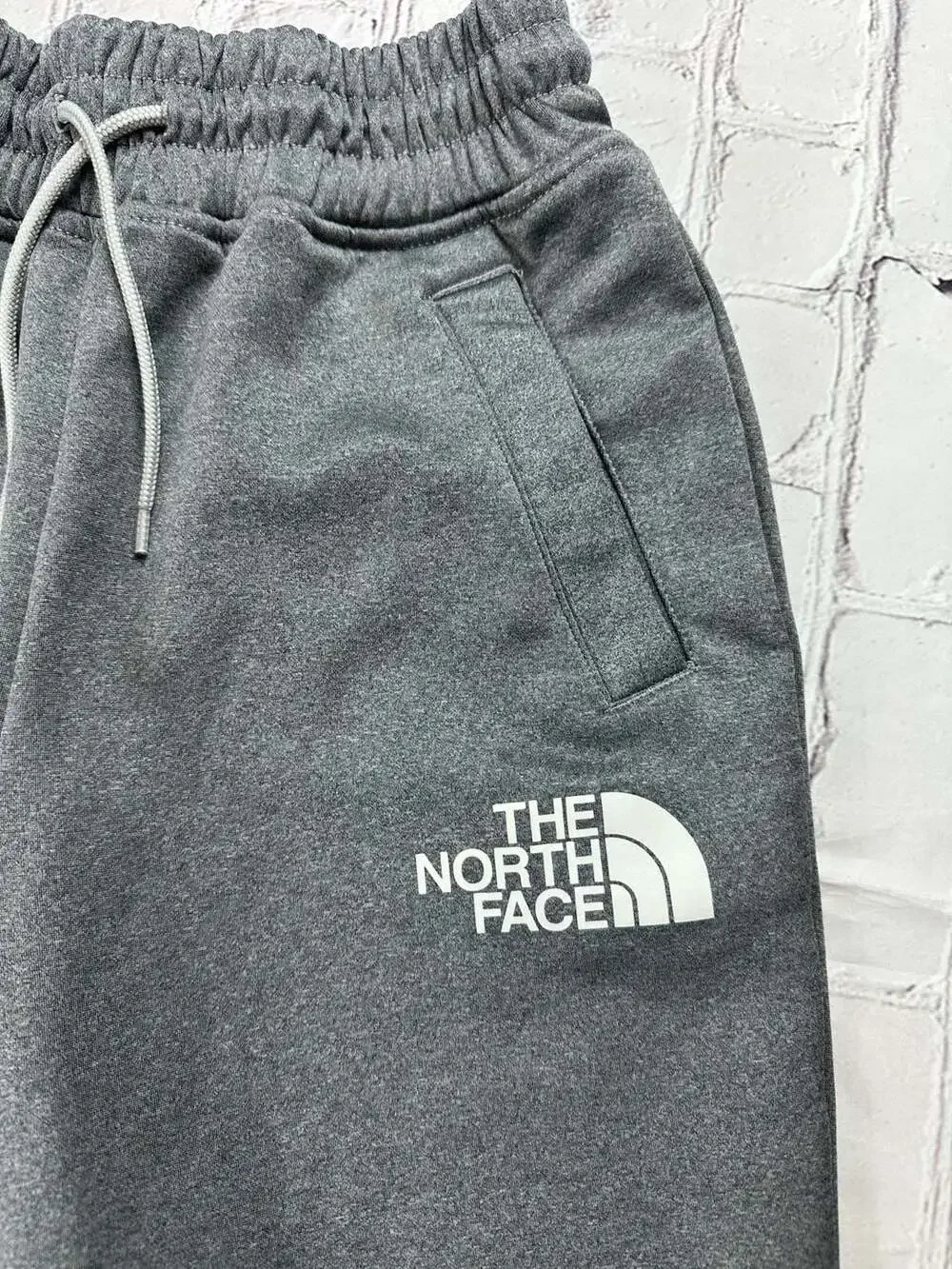 The North Face Mountain Athletics Fleece Jogger Sweatpants in Gray